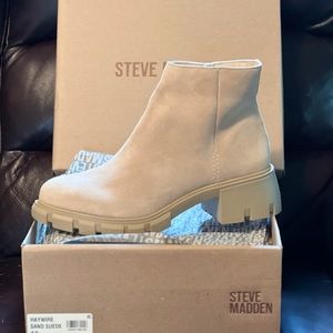 Steve Madden “Haywire” Chelsea suede boots